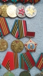 Комплект медалей включая 55 лет Победы и знак 30 лет Суворовсому училищу, фото №3