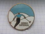 Знак Carero Catedral  Аргентина тяжелый эмаль 1974, фото №2
