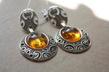 Серебряные серьги с янтарем и золотой проволокой, фото №2