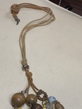 Подвеска на шнурке в виде листика с камушками, фото №6