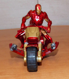 Игрушечный фирменный мотоцикл с железным человеком, фото №2