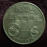 Игровой жетон из казино Vintage Token: Knotts Berry Farm souvenir Brass Coi  (США), фото №2
