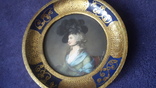 Миниатюрный портрет женщины в голубом платье с подписью автора, фото №3