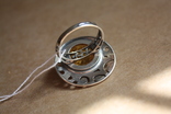 Серебряное кольцо с золотой проволокой и янтарем, фото №7