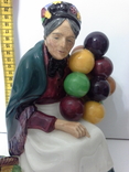Продавщица шаров Royal Doulton,довоенная, фото №3