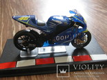 Модель Мотоцикла Yamaha YZR-M1 Valentino Rossi 2004, фото №9
