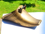 Туфля старинная - бронза германия - кашпо - ваза или для шетки, фото №10