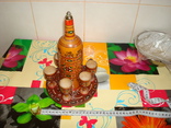 Набор деревянных рюмок и бутылки, фото №2