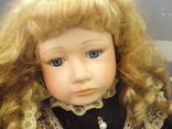 Фарфоровая кукла девочка в веночке большая, фото №4