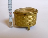 Старинная миниатюрная латунная шкатулка для ювелирки со стеклянной крышкой., фото №5