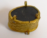 Старинная миниатюрная латунная шкатулка для ювелирки со стеклянной крышкой., фото №10