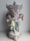 Фарфоровая ваза два ангелочка Scheibe-Alsbach начало 20 В, фото №2