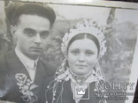 Свадебный веночек с фото молодых с символикой и косичками., фото №4