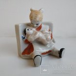 Первоклашка девочка с букварем куклой и котом Полонский ЗХК СССР целая, фото №2