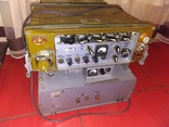 Радиостанция Р-143 с родным стационарным б.п,ключем и гарнитурой на пломбах, фото №2