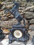 Часы каминные Лошадь и две статуи Mercedes механика шпиатр, фото №4