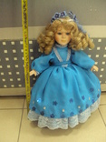 Кукла фарфоровая в голубом платье 35 см, фото №3