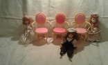 Трое на розовых креслах, фото №6