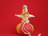 Девочка-клоунесса на шаре. Довоенная игрушка., фото №5