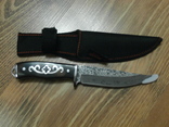 Нож для охоты туризма рыбалки "Дамаск" деревянная ручка узор гравировка Н-70 чехол 21,5см, фото №2