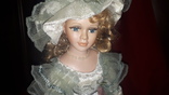 Кукла фарфоровая (на подставке), фото №3