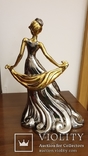 Фарфорова статуетка Золота дама 28см, фото №5