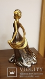 Фарфорова статуетка Золота дама 28см, фото №6