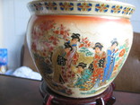 Китайська ваза на деревяній підставці, фото №2