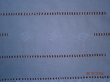 Дорожка с белой вышивкой и мережкой, фото №3