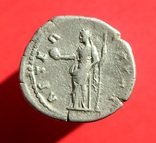 Денарий Faustina I (RIC III 350a) veiled, фото №3