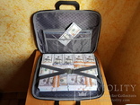Сувенирные деньги 100$ + сумка-кейс, фото №2