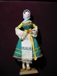 Старая кукла в национальной одежде, фото №2
