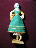 Старая кукла в национальной одежде, фото №3