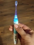 Зубная щётка детская. Электрическая. С подсветкой - фонариком, фото №12