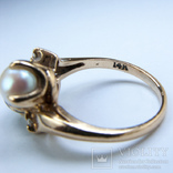 Золотое кольцо "поцелуйчик" с черной и белой жемчужинами и бриллиантами, фото №3