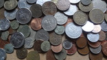Большая Гора иностранных монет без наших. 357 штук, фото №12