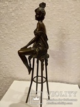 Бронзовая статуэтка "5, Девушка на стуле"- бронза, латунь., фото №4