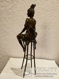 Бронзовая статуэтка "5, Девушка на стуле"- бронза, латунь., фото №5