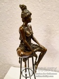 Бронзовая статуэтка "5, Девушка на стуле"- бронза, латунь., фото №8