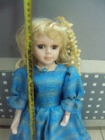 Фарфоровая кукла в голубом платье 43 см, фото №3