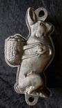 Чугунная форма для пасхальной выпечки *Кролик с корзиной*.Европа., фото №12