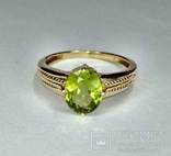 Золотое кольцо с натуральным хризолитом, фото №2