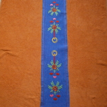 Дорожка синяя (лен) с вышивкой гладью, фото №2