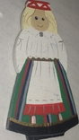 Сувенир магнит хендмейд девушка в национальном костюме HIIUMAA Хийумаа ЭСТОНИЯ, фото №2