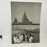 Открытка Индия. Махабалипурам. Пагода. Девушки купаются в реке, фото №2