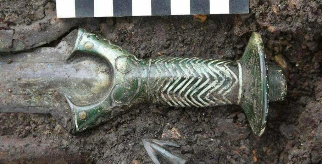 Photo: A rare type of eight-sided sword of the Bronze Age. Bureau of Archeology Dr. woidich