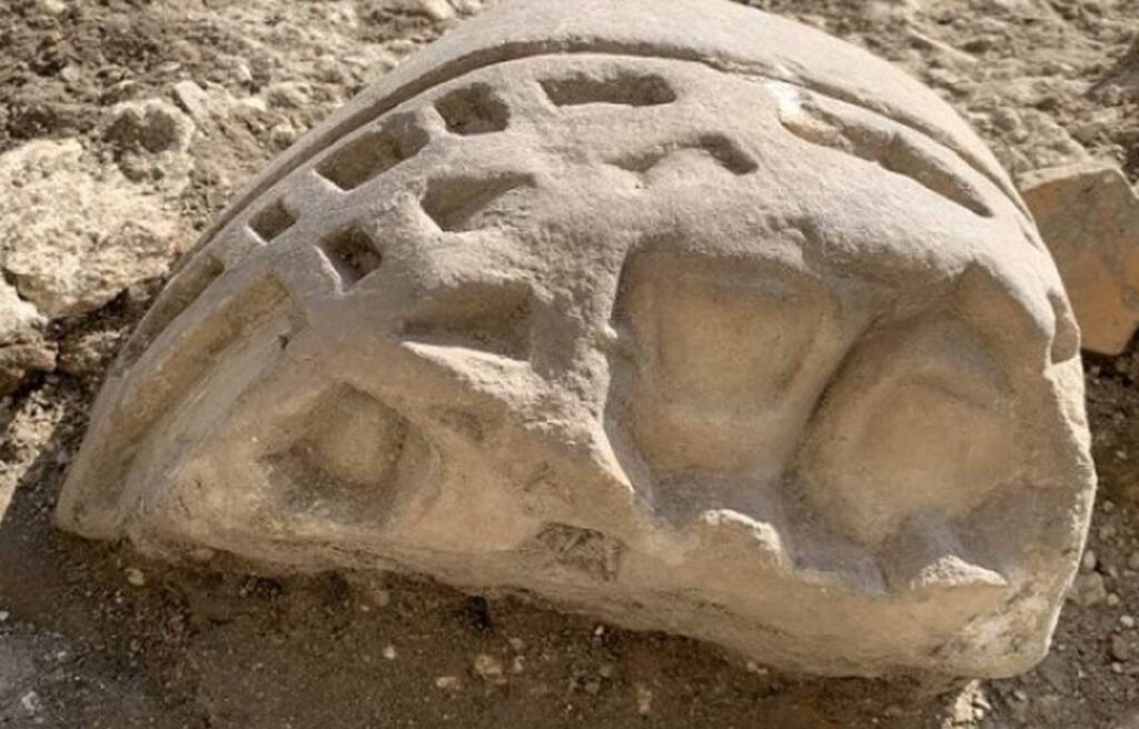 Part of the foot of the statue of the Roman emperor. Photo: Historical and Archaeological Museum-Reserve Chersonese Tavriyskyi.