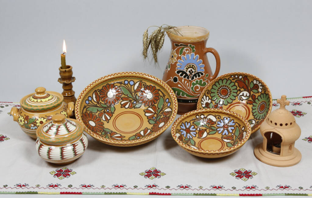 Глиняний посуд для святкового столу Тараса Пошивайла