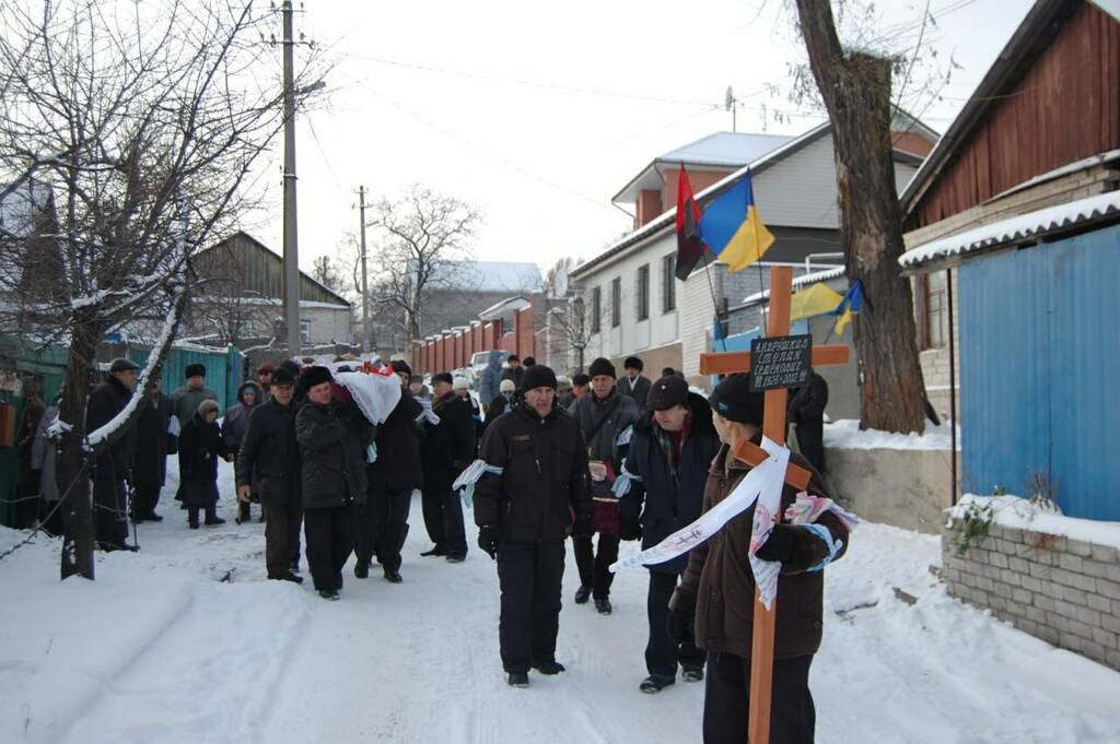 Кадри з похорону 24 грудня 2012 року
