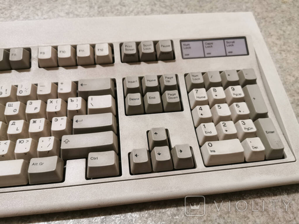 Клавіатура IBM Model M (71G4635), продана на Віоліті за 1100 гривень у лютому 2024 року